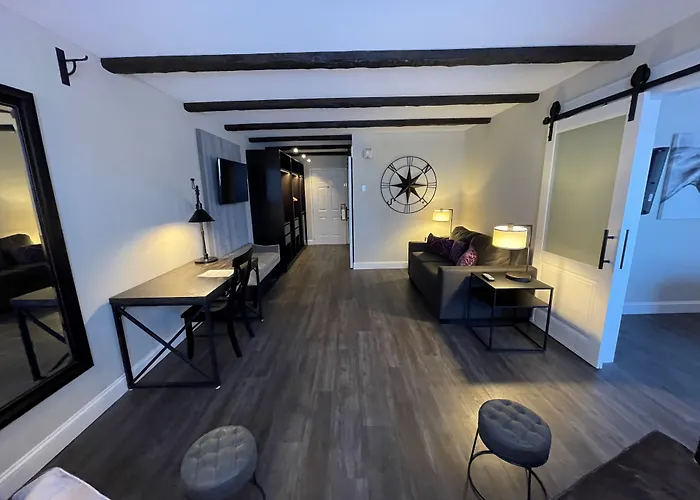 The Century House Latham - North Albany, An Ascend Collection Hotel